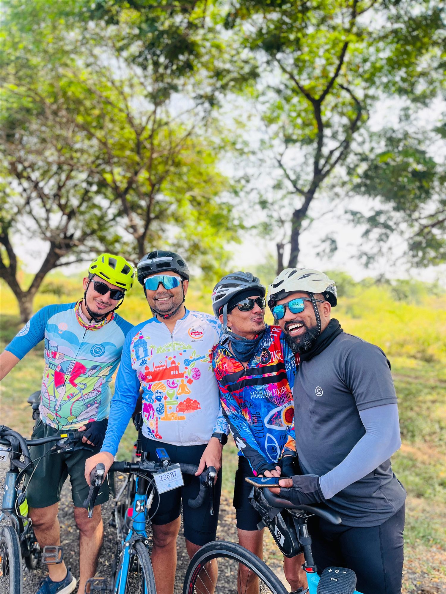The group on the outskirts of Vadodara, close to home on the return leg